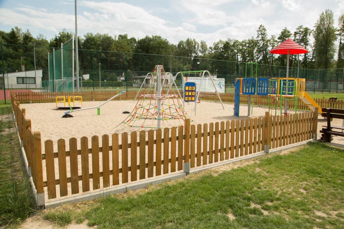 Camping Oaza Blonie Kornik Domki Standard - 3 Pokoje Bagian luar foto