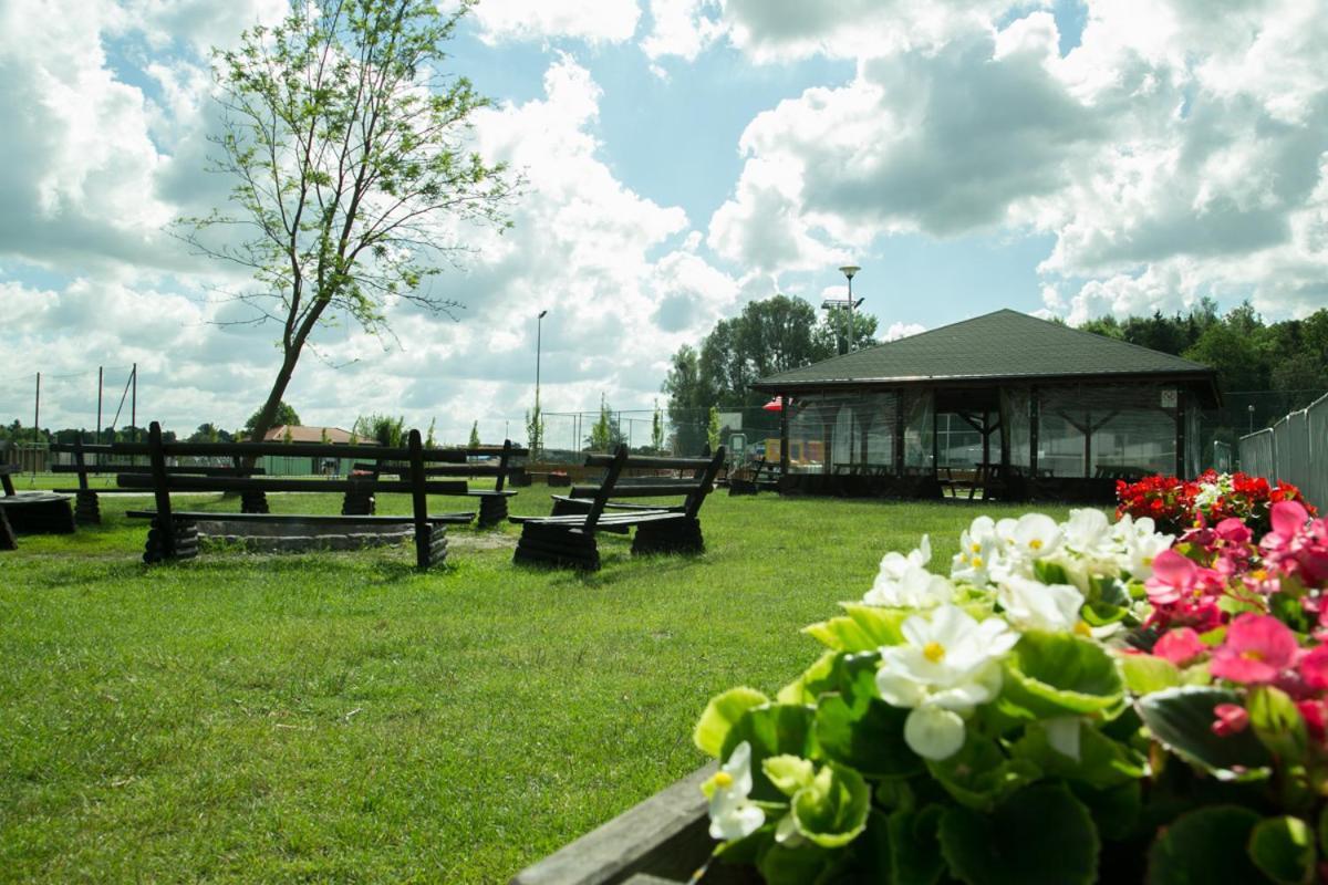Camping Oaza Blonie Kornik Domki Standard - 3 Pokoje Bagian luar foto