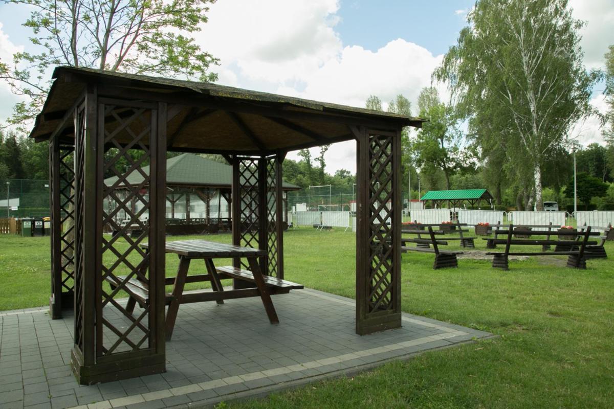 Camping Oaza Blonie Kornik Domki Standard - 3 Pokoje Bagian luar foto