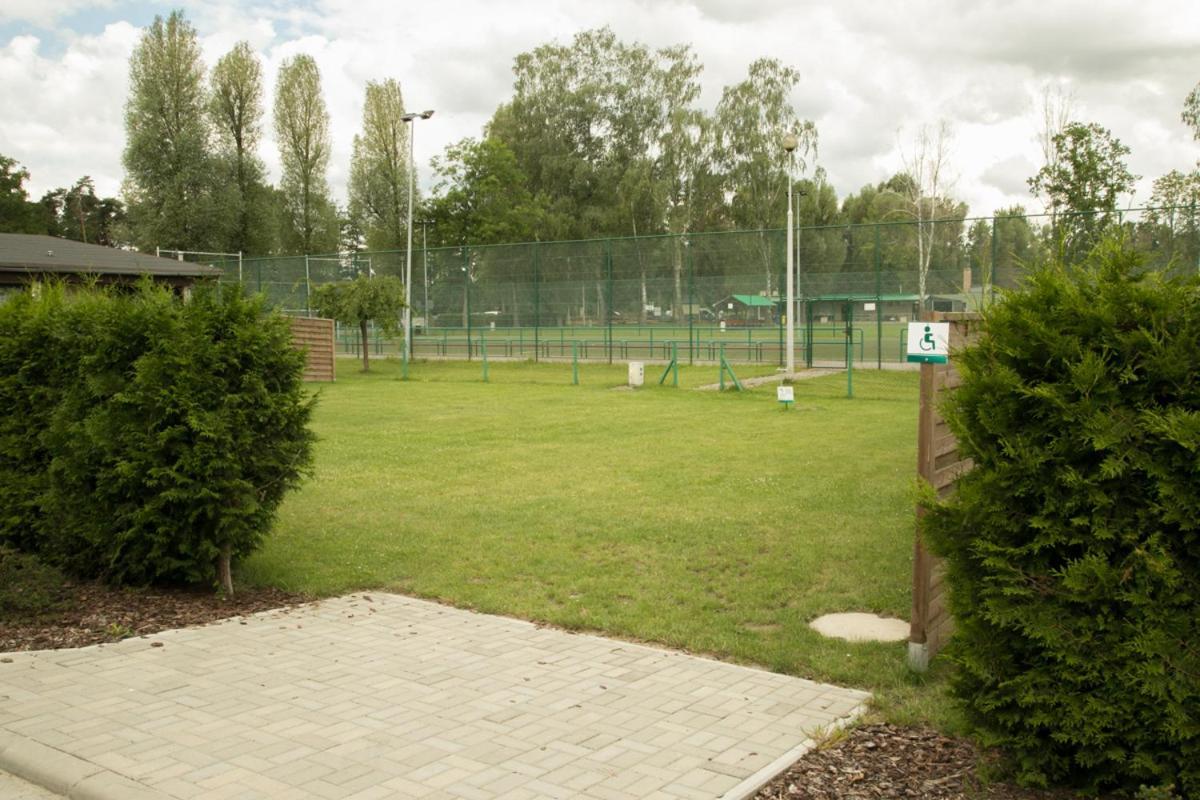 Camping Oaza Blonie Kornik Domki Standard - 3 Pokoje Bagian luar foto