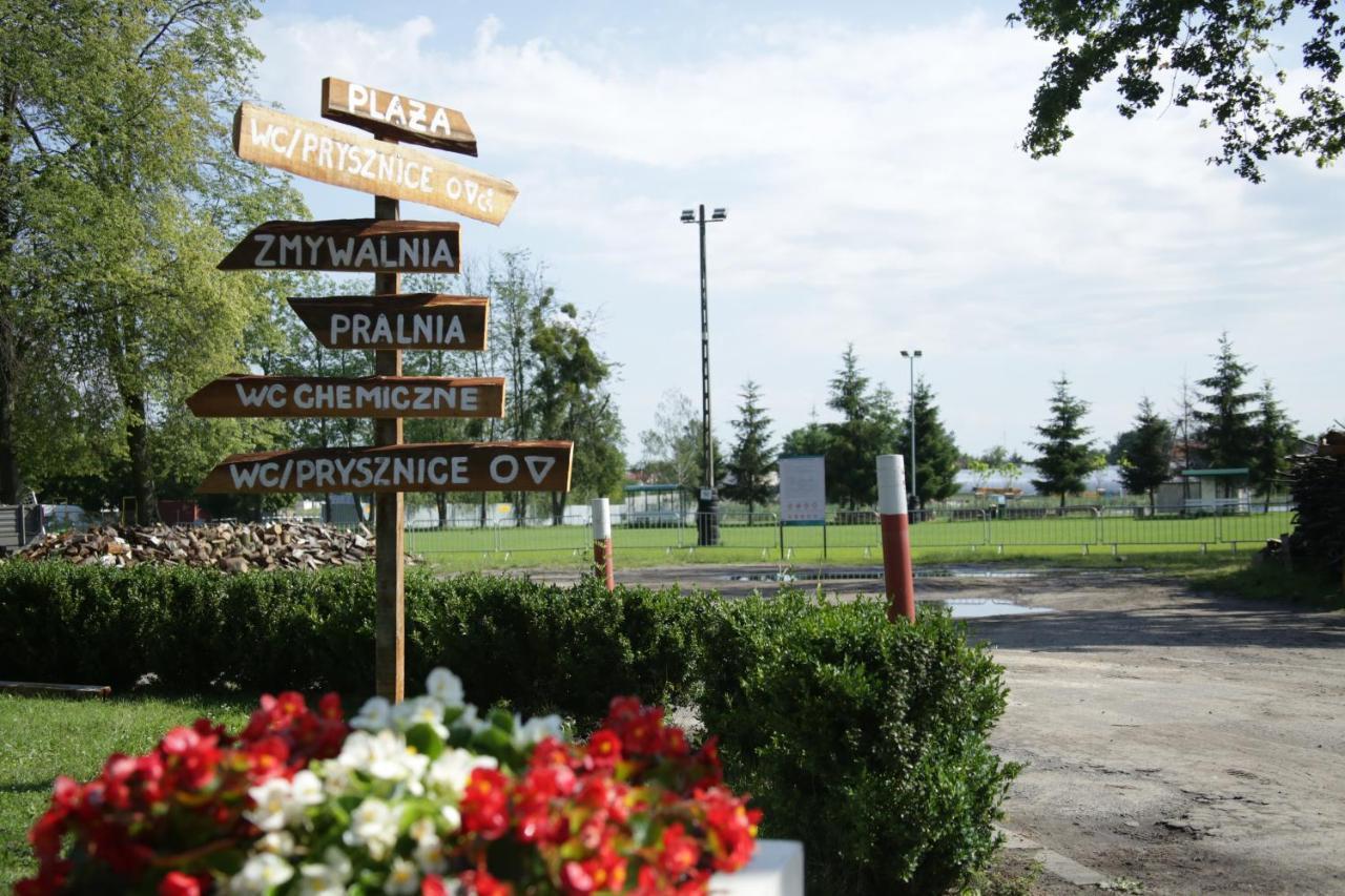 Camping Oaza Blonie Kornik Domki Standard - 3 Pokoje Bagian luar foto